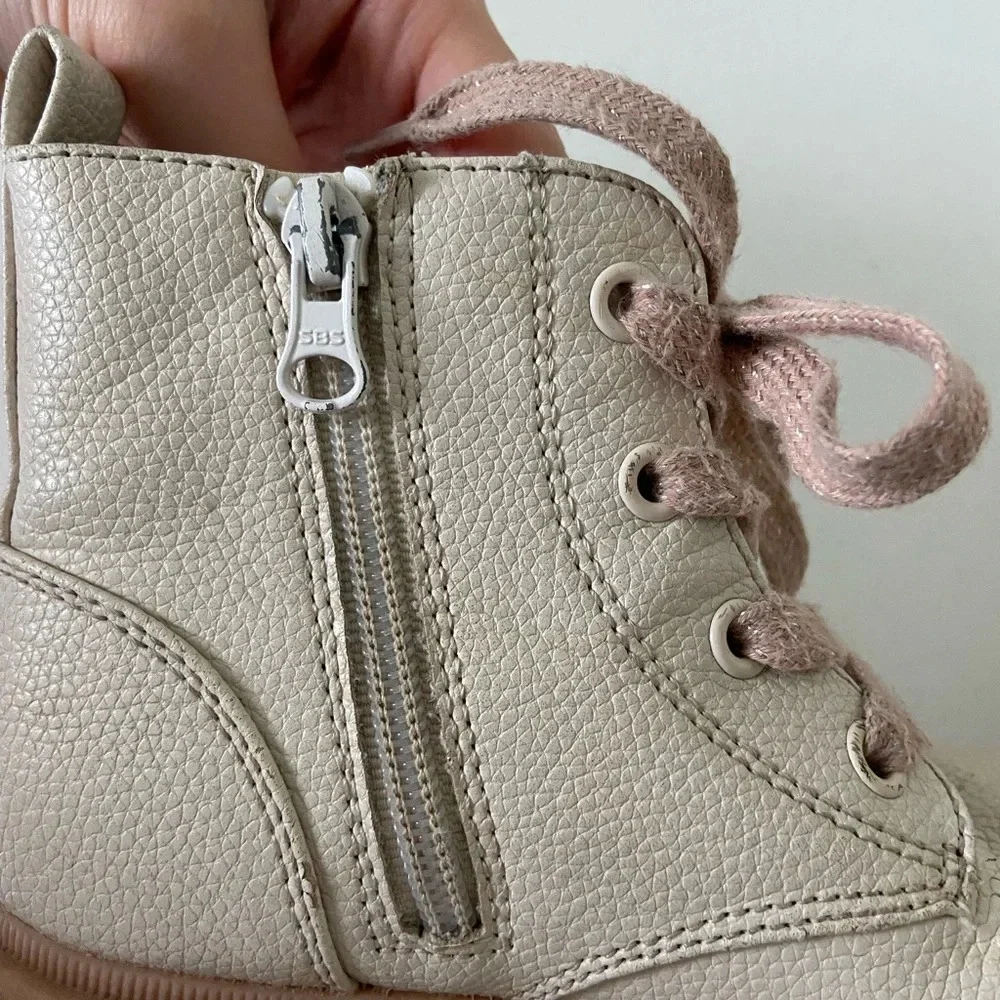 Cat & Jack‎ girl’s Amaya combat boots — size 11
